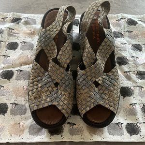 Bernie Mev bronze/pewter woven wedge sandal 38